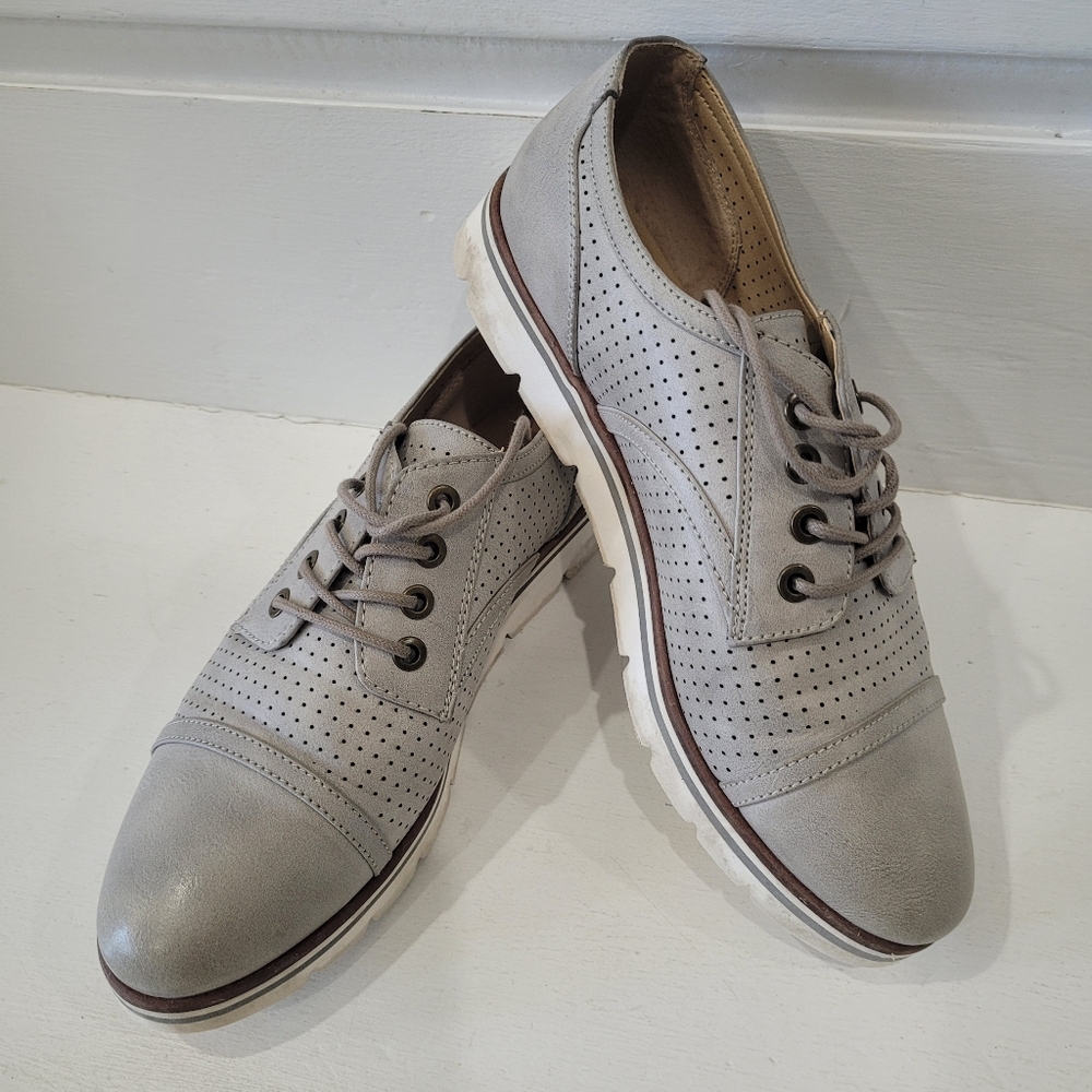 WHITE MOUNTAIN Fashion Flats/Sneakers Gray Women Size 8